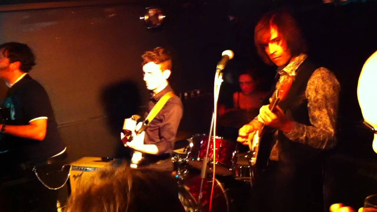 THE HANGEE V - Live @ Ryans bar , London 29/05/2011(2)