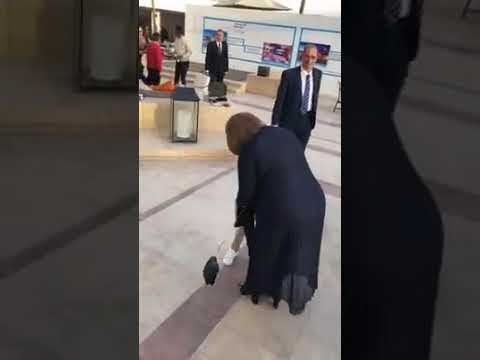 لقاء الهام شاهين و حسن حفيد محمود حميده