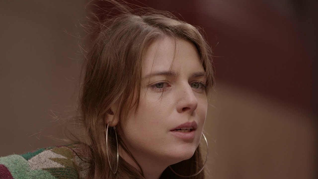 Angie McMahon "Play The Game" Live - Sideshow Alley