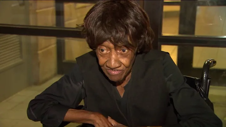 B**ch dont even know me! 86-year-old Bronx woman in wheelchair has harsh words for purse thief