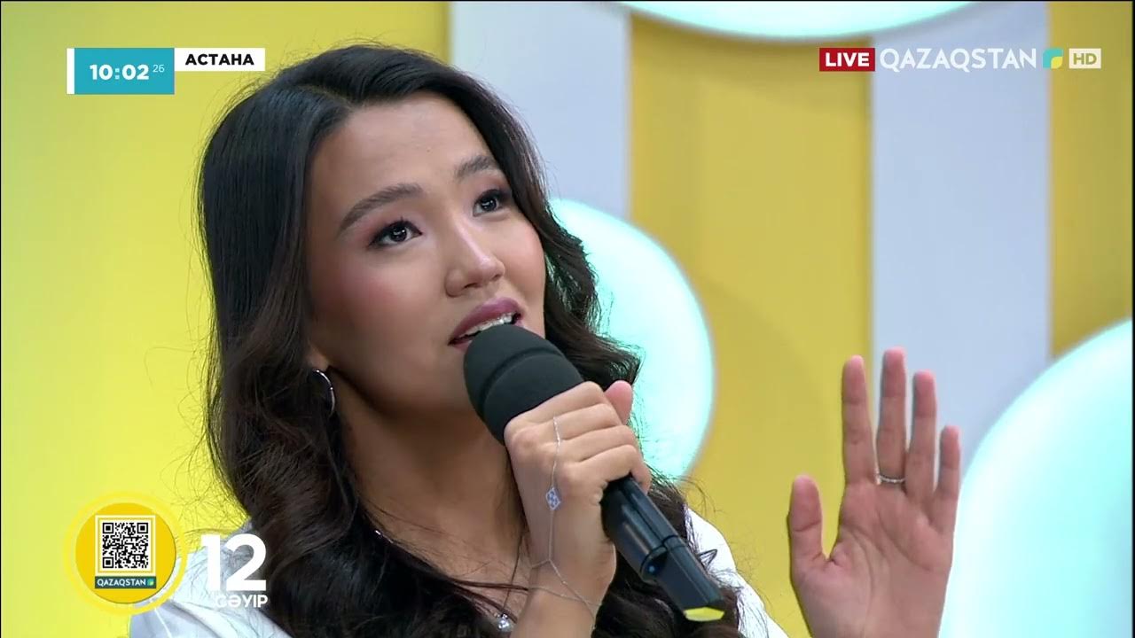 Жапон әйелінің жұмыс орнында жатуы түсірілген видео Жапон әйелінің жұмыс орнында жатуы түсірілген видео