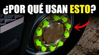 Qué son esas flechas en las ruedas de los camiones?