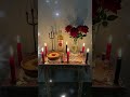 Luz, Fe y Ofrenda: Un momento sagrado en el altar ✨🕯️