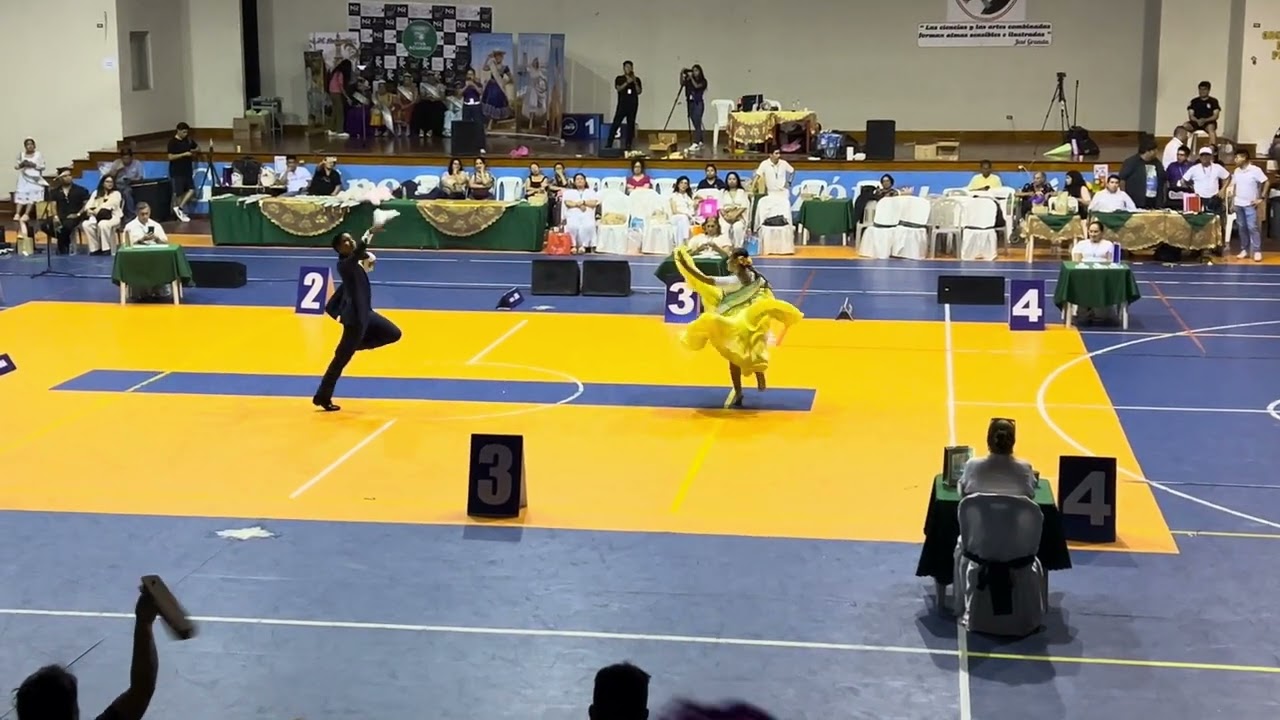 Gabriel Montañez y Sofía Vásquez- Entrega de Campeonato Viva Acuario - Campeones Infantiles Nac 2025