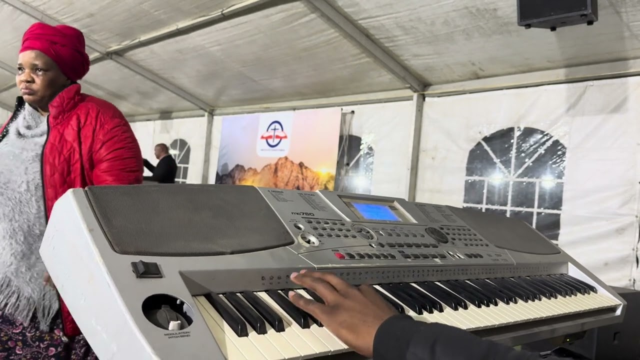 Kukhona amadlelo Rev Ngcobo