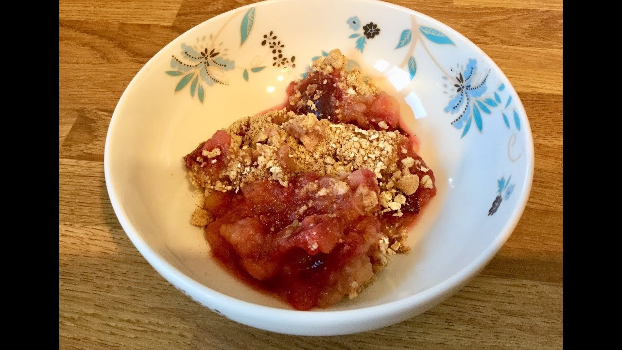 Slimming World Spiced Apple and Plum Crumble