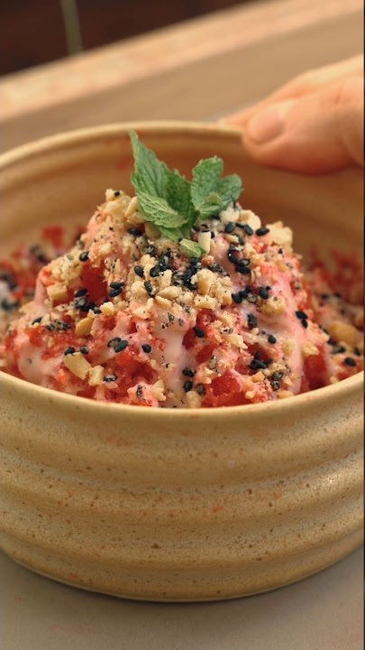 STRAWBERRY SHAVED ICE 🍓🍧 All you need is frozen strawberries and a grater! #kitchenhacks #desserts