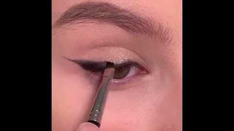 How to PERFECT WINGED EYELINER every single time!! Simple Beginner Friendly Technique