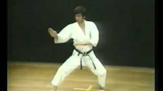 كاراتيه كاتا - باساي داي - ‪Bassai Dai - Shotokan Karate‬‏