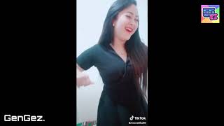 TIK TOK ABG CANTIK SEKSI PUTING SUSU NYA KELIHATAN GOYANG HOT PARAH