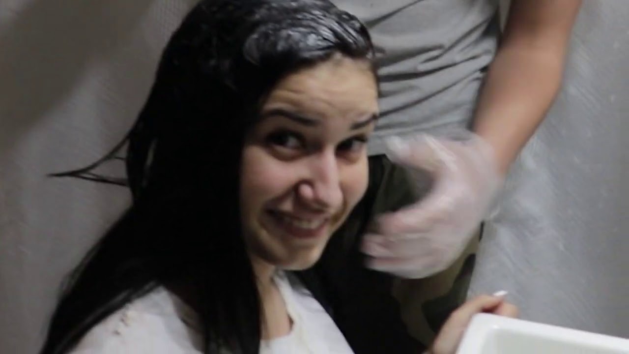 LE TIÑO EL PELO A MI HERMANA | Mafiuut @lolatomaszeuski