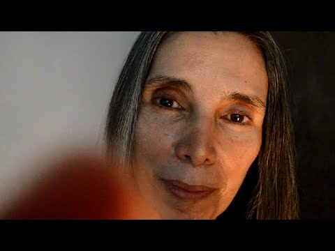 ASMR TE MAQUILLO SUAVEMENTE - ELIJO TU ROPA - TOCO TU CARA