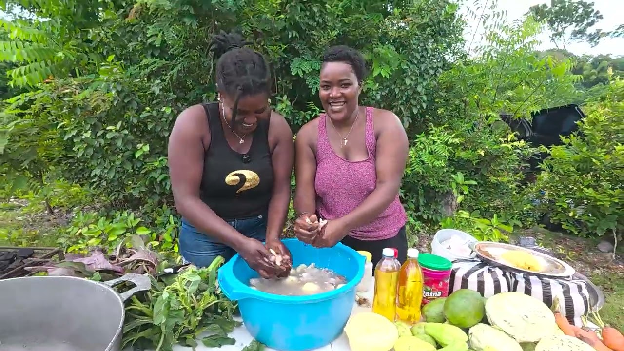 Vin gade kijan nou prepare yon bon diri sos pwa ak legim ansanm bò rivyè a #haitianfood