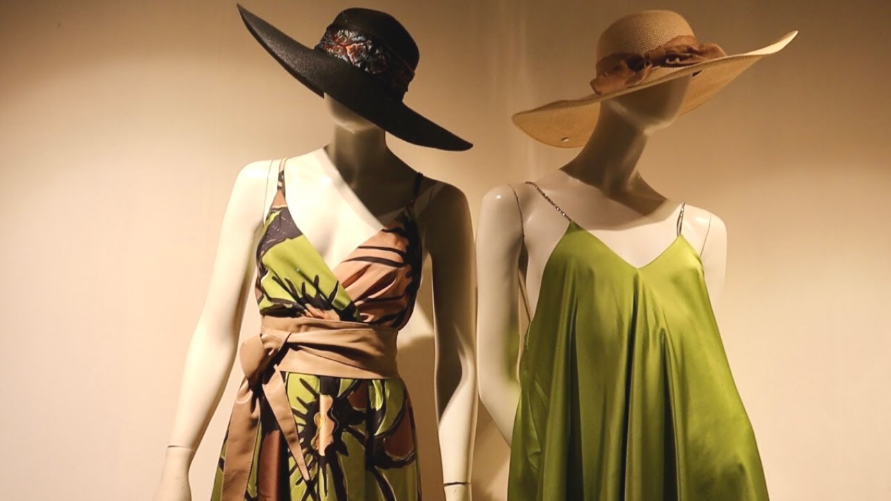 WINDOW SHOPPING IN A SMALL ITALIAN TOWN NEAR THE SEA