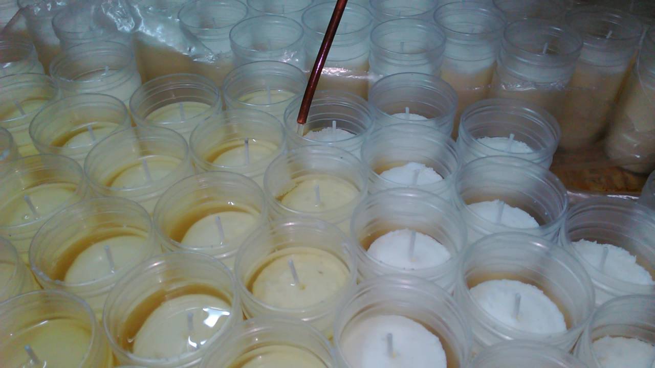 Maszyna do zalewania parafialną wkładów i zniczy