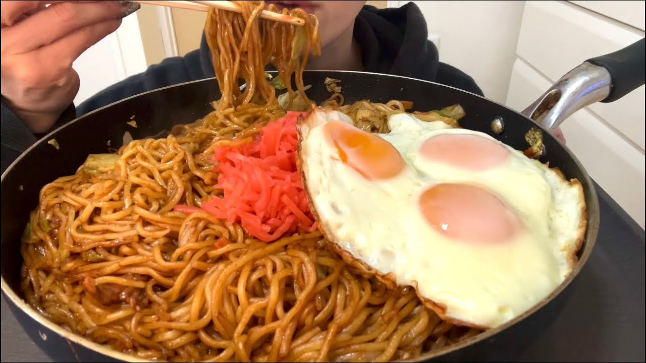 【ASMR，咀嚼音】Stir-Fried Noodles！焼きそば お好みソース！