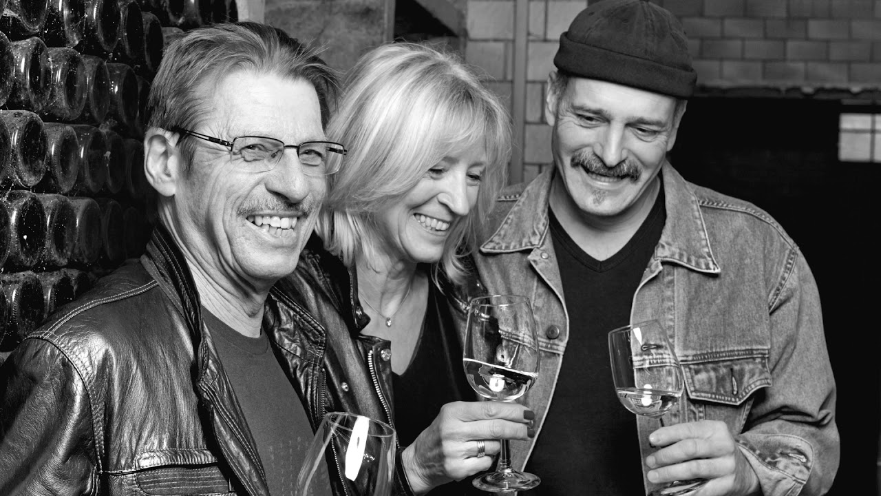 Trailer People like us