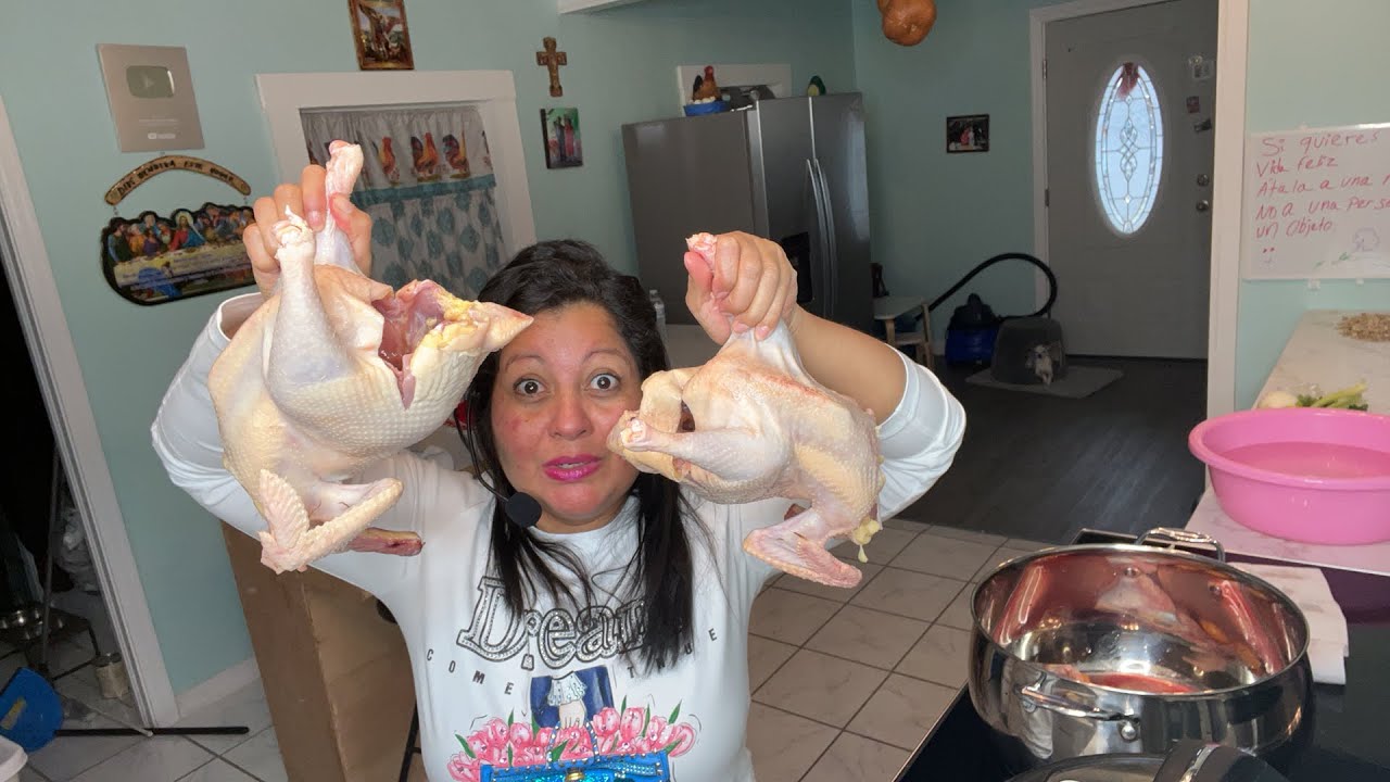 Así se prepara un buen caldo para Tamales Salvadoreños de gallina o