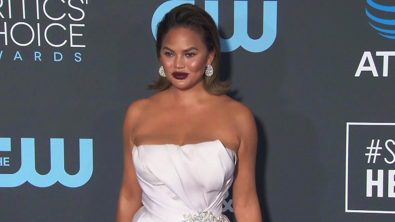 US model Chrissy Teigen to remove breast implants