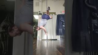 Reindeer Pole Dance Tutorial: Crossed Knee Thigh Hold Pole Trick Tutorial: Male Pole Dancer