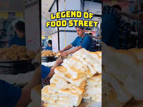 Legend Of Street Food Ishaq Bun Kabab 😋❤️🔥 | Karachi Ka best Bun Kabab ❤️😍 | Follow FoodieLarka 😍❤️