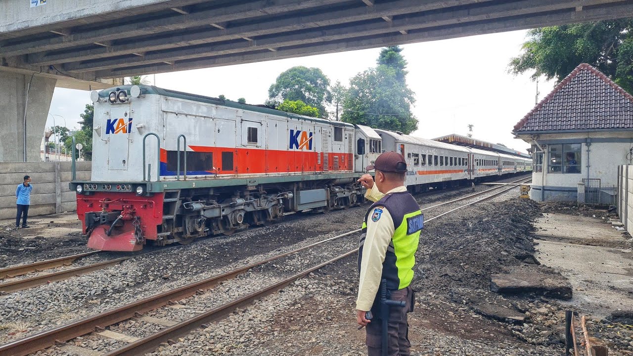 POLEMIK PENUTUPAN PERLINTASAN KERETA ANDIR TANPA MEMPERHATIKAN HAK PEJALAN KAKI !