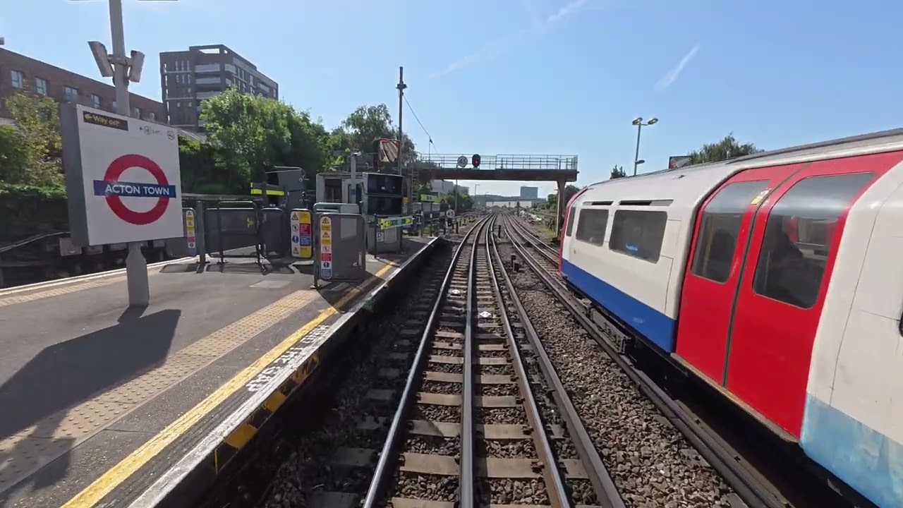 Northfields westbound fast to Acton 21 siding