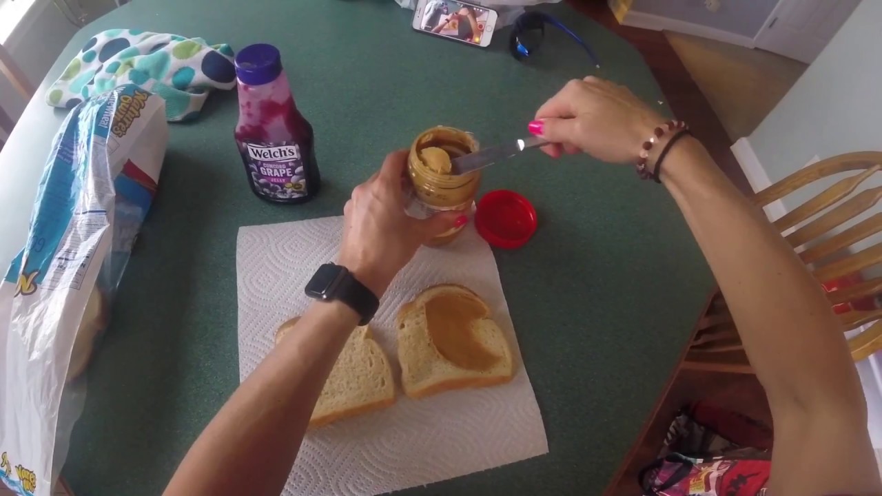 How to make a peanut butter and jelly sandwich