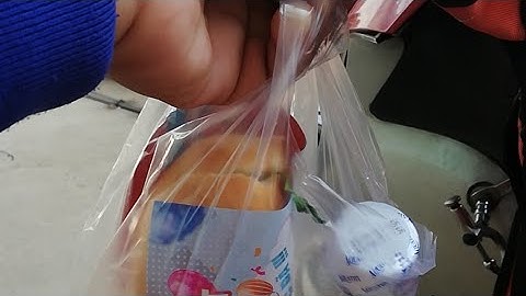 Cảnh chen lấn giựt cô hồn vào một ngày rằm tháng 7.