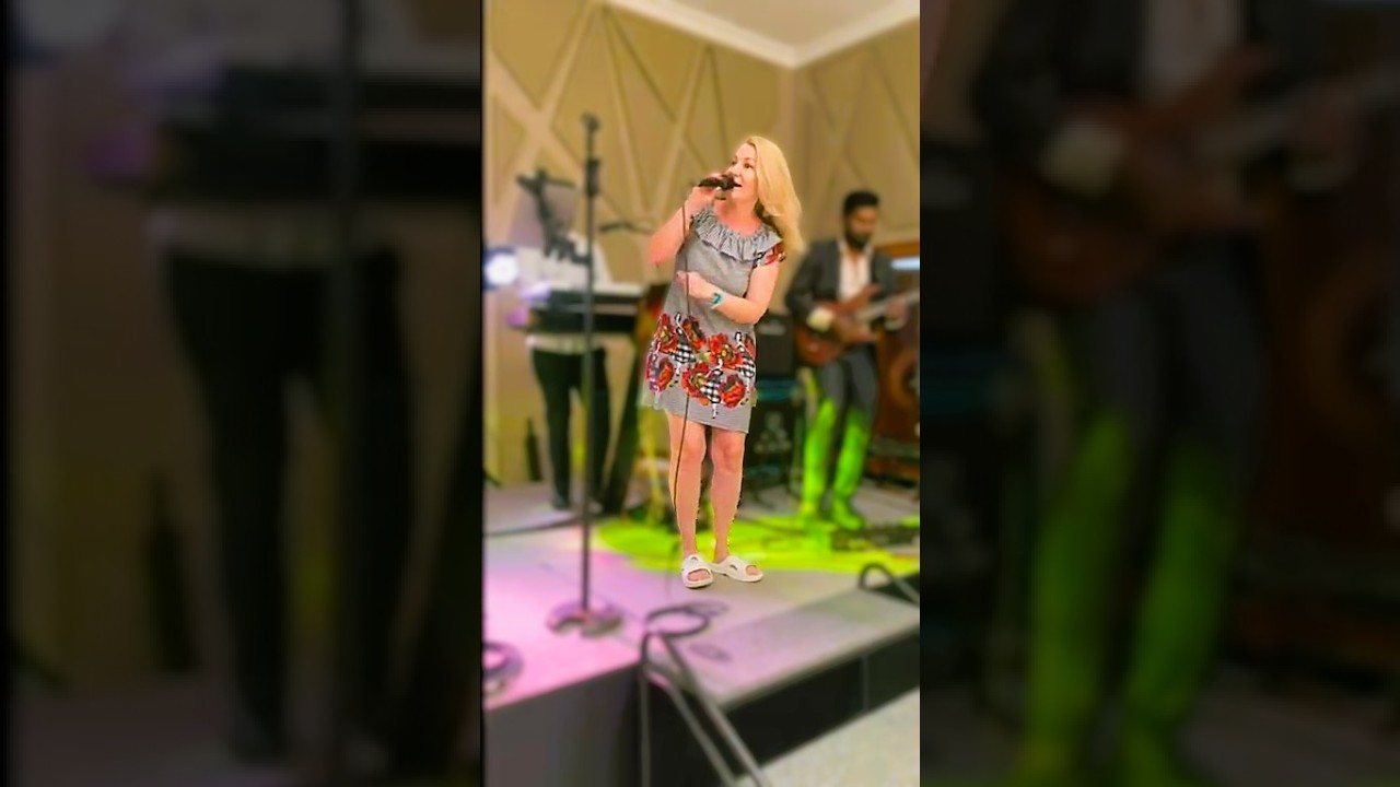 A foreign guest joined us while we were balancing the sound and arranging the lights Araliya Beach🎶✨