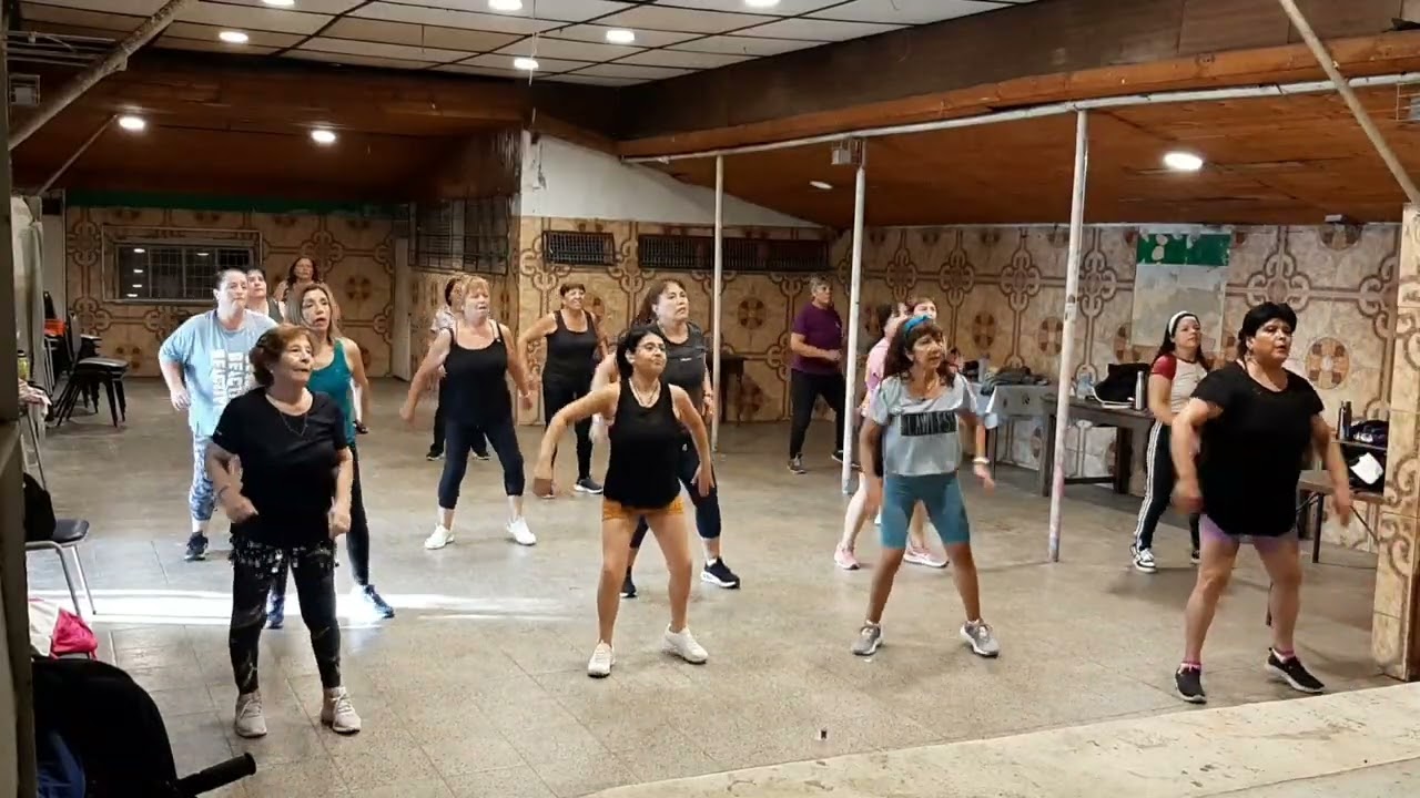 Baile entretenido 6 Miercoles 4 de enero 2026 profesora Angela Sierra club los 120 lo Espej