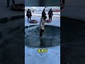 氷に挟まったら、タイヤを使って出る 😱 #shorts #サバイバル