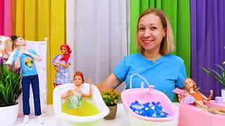La poupée Barbie ouvre un SPA magique ! Des bains rigolos pour tous les patients🛀🫧