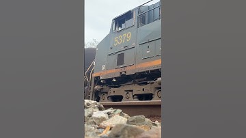 (CSX/Ex LMS C40-8W  #7929 ) Leading (CSX M331) Through St. Denis MARC Station