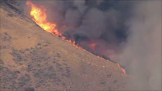 Brush fire burns north of Los Angeles causing mandatory evacuations