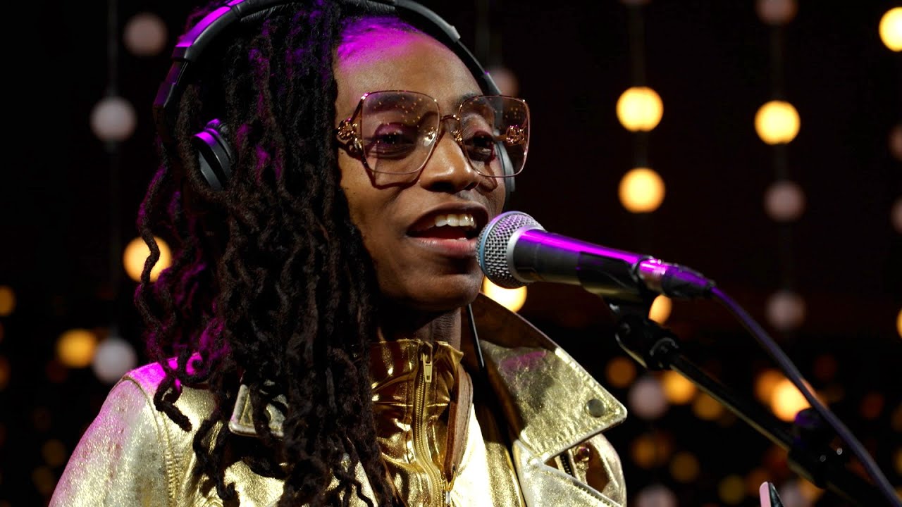 Lakecia Benjamin - Let Go (Live on KEXP) bekijken op YouTube Lakecia Benjamin - Let Go (Live on KEXP) bekijken op YouTube