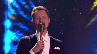 Ondřej Ruml - Hádej (velké taneční finále se sborem Coro Piccolo)