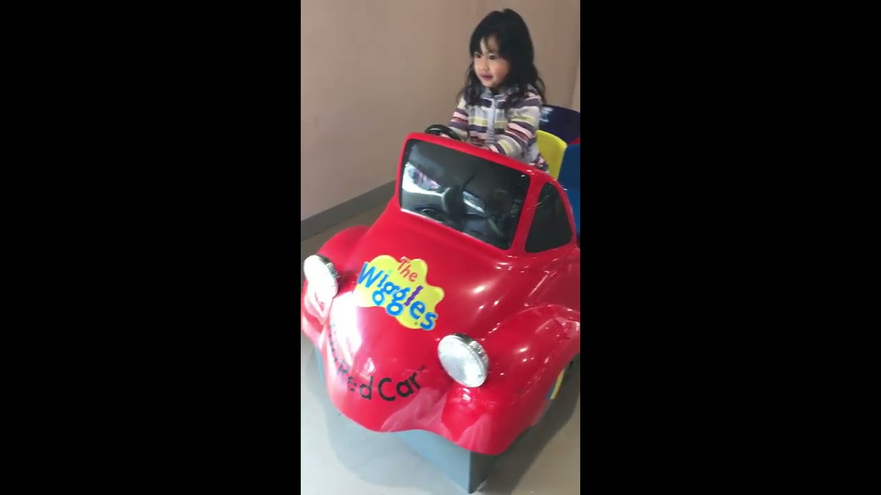 Driving The Wiggles Big Red Car Beep Beep - 
