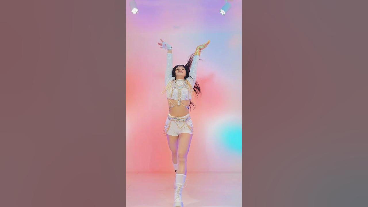 Huntrix - Golden(dance cover) | KPop Demon Hunters #Huntrix #KpopDemonHunters #Golden #Kpop #shorts
