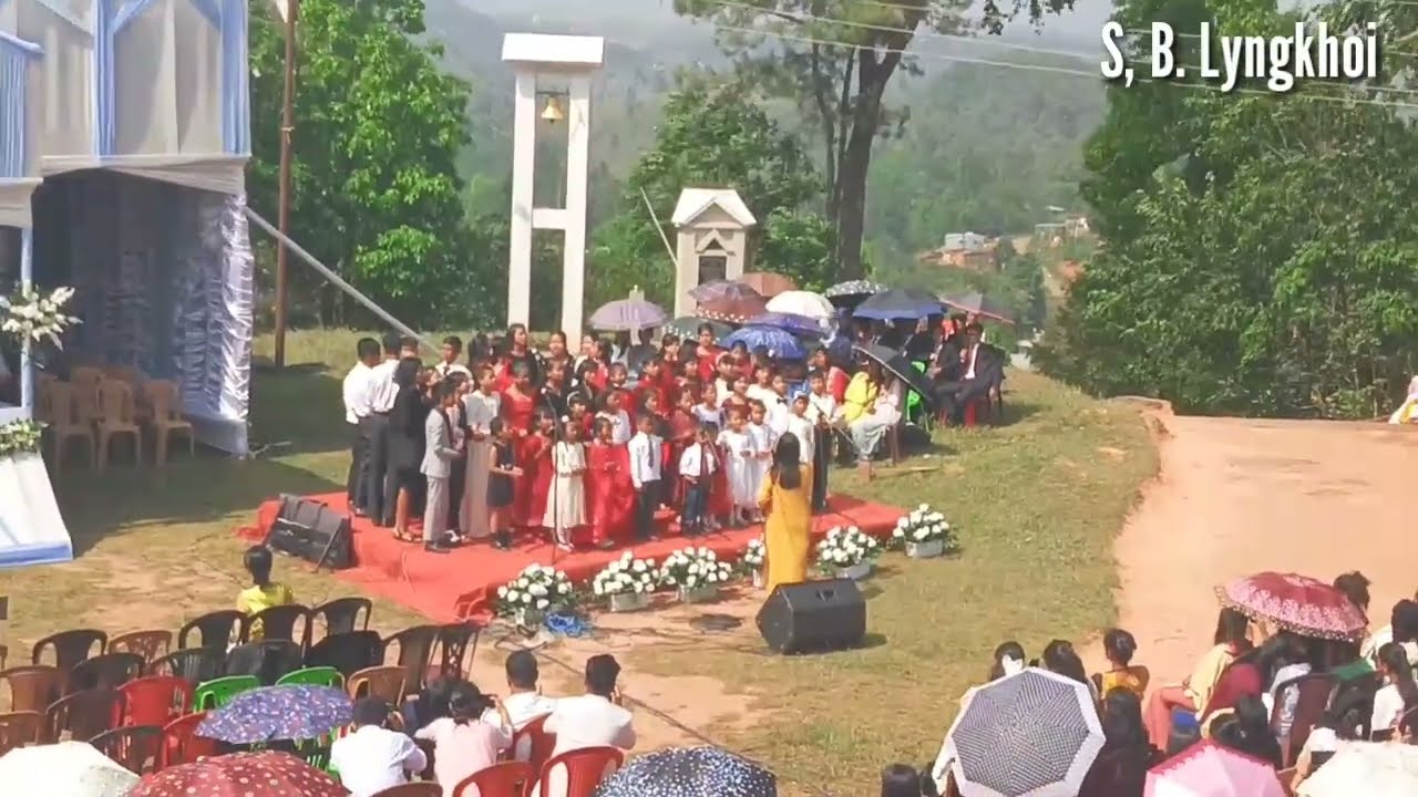 kid's tarari choir,ki la ai jing rwai ha ka BSI Nongpyndeng area,ha Balang Mawkadiang .