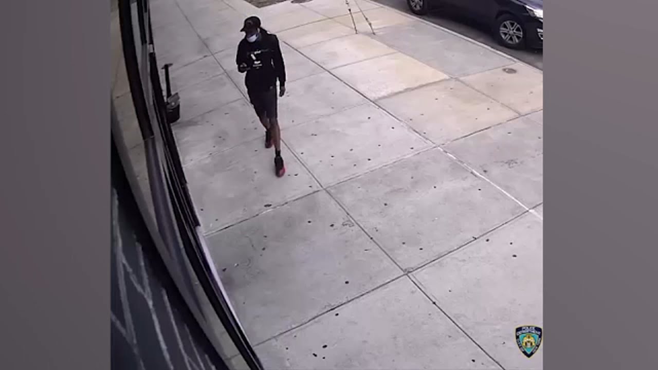 Police seek man accused of raping 2 women in the Bronx - YouTube