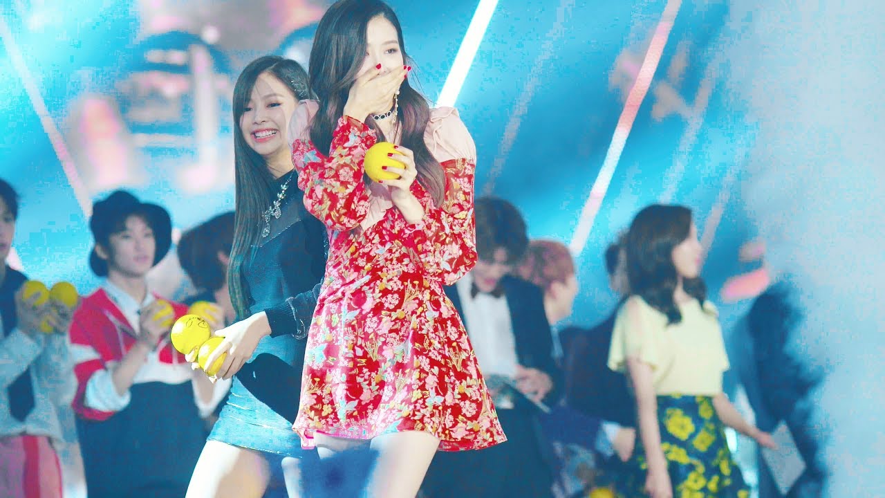 싸인볼 투척 레드벨벳(RedVelvet) , 블랙핑크(BLACKPINK),GFRIEND(여자친구),TWICE(트와이스) NCT 127@171001 KMF [4k Fancam/직캠]