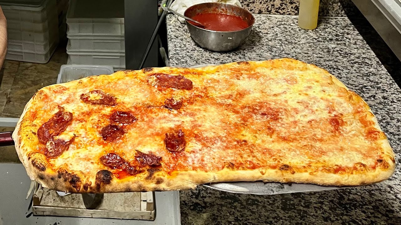 La PIZZA MARGHERITA più FILANTE di Modena Italy 🇮🇹 Una delle Migliori Pizzerie da Provare 🍕