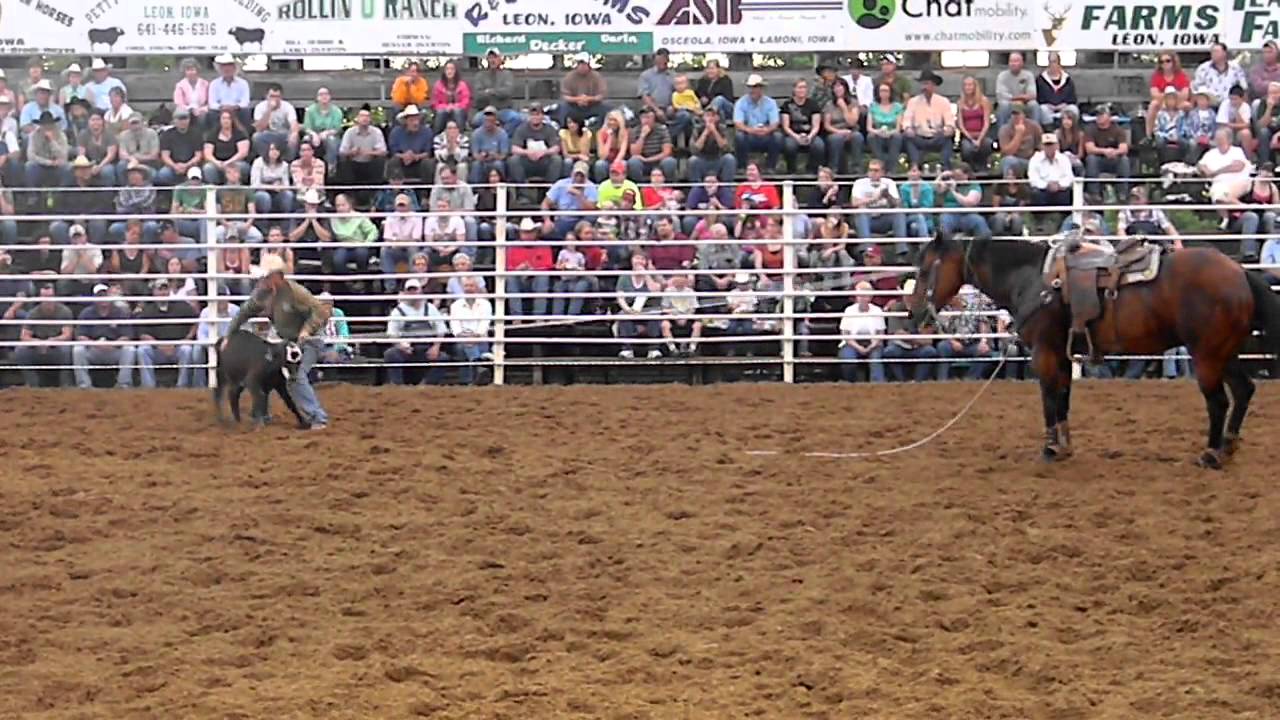 Joe roping Leon, Iowa 2011.MOV YouTube