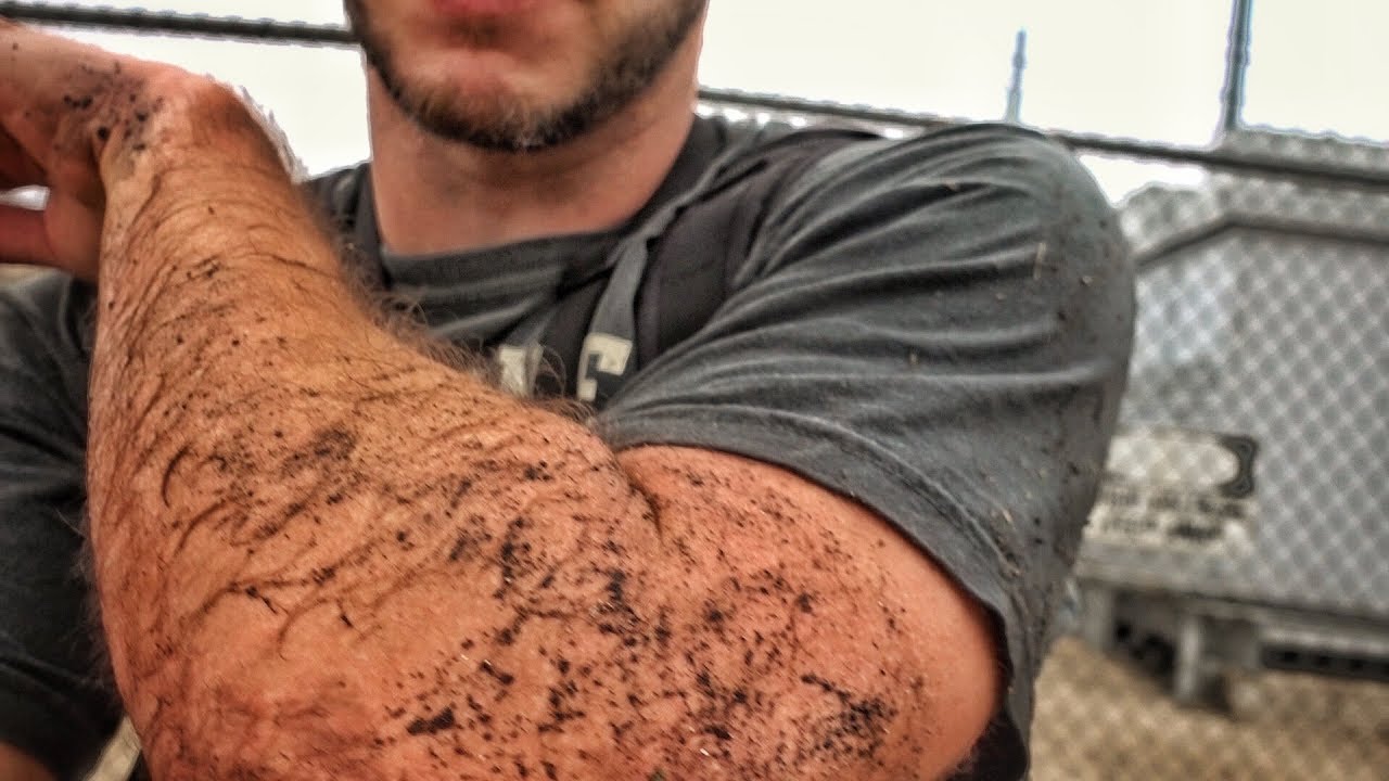 vlogs in spanish I Fell...Off My Bike...Into a Puddle......For Love....
