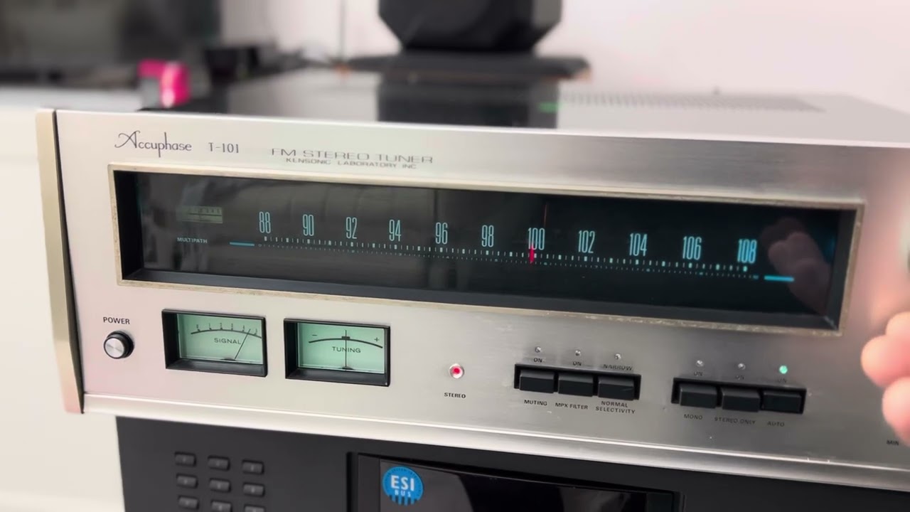 Accuphase T-101 0930939899 - YouTube