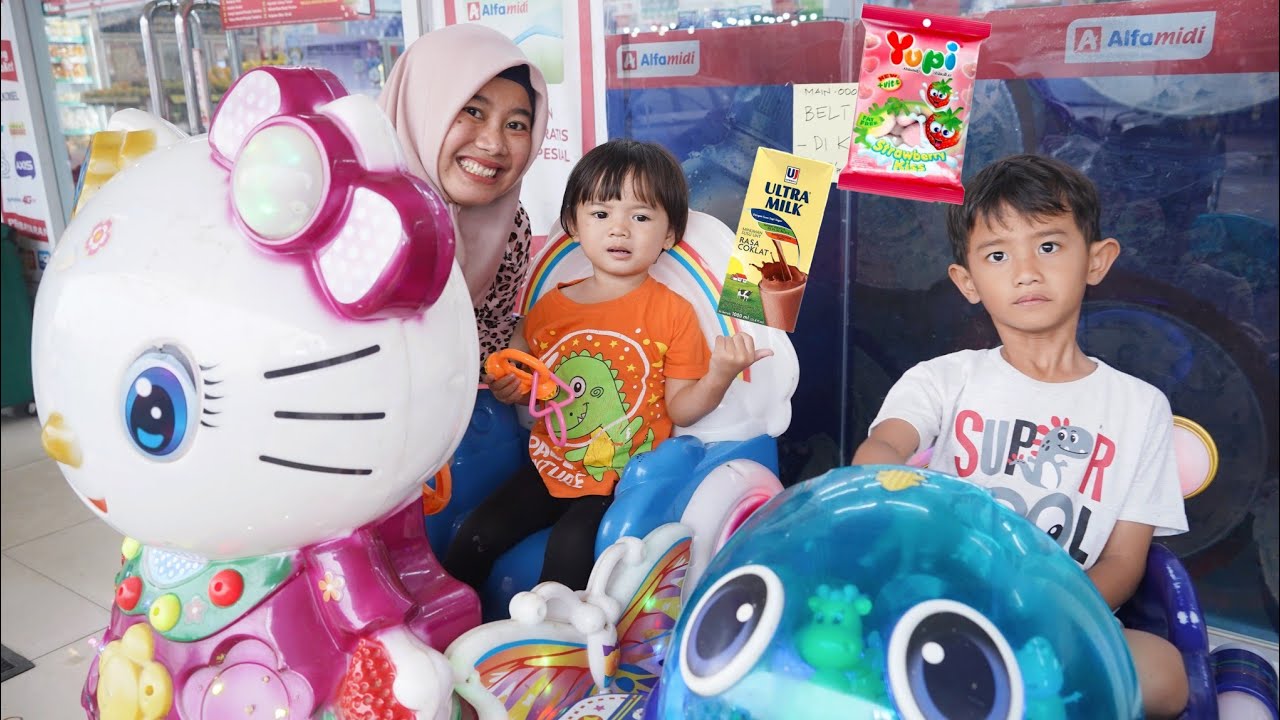 NAIK ODONG ODONG HELLO KITTY, JAJAN SUSU, PERMEN YUPI BARENG ARUMI | Ali vlog