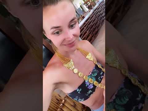 Полина Гагарина с дочкой Мией, сыном и мужем на Мальдивах