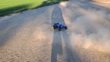 Redcat piranha with a specktrum system running 3s!!!!