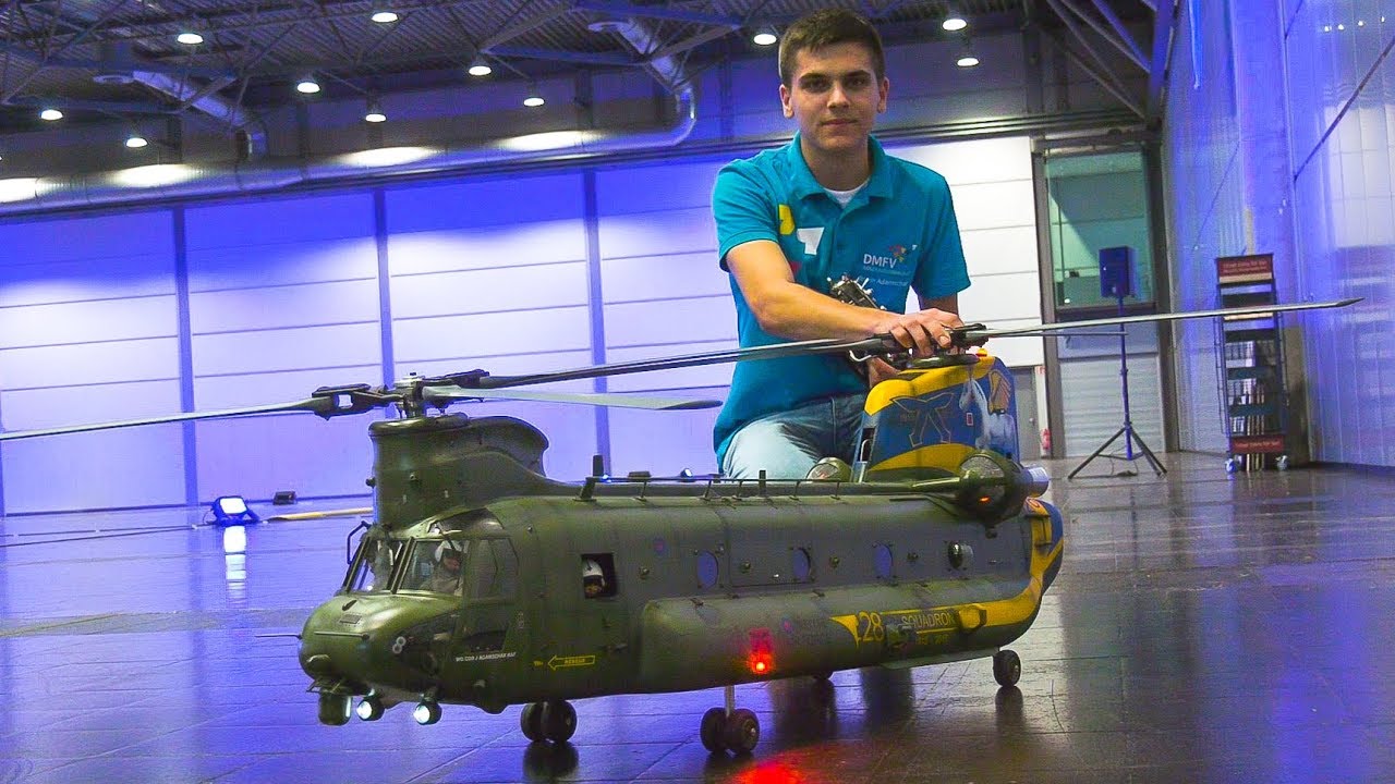 HUGE RC SCALE MODEL HELICOPTER BOEING-VERTOL CH-47 CHINOOK!! * INDOOR DEMO  FLIGHT - YouTube